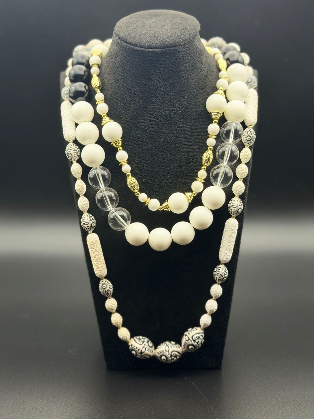 Lot of 3 vintage white beaded necklaces 1980's charm art deco chunky carved
